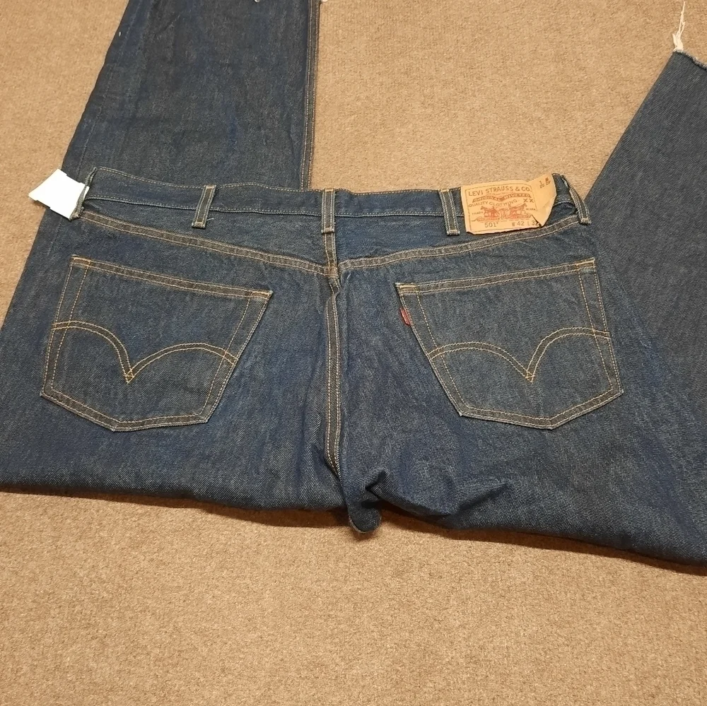 LEVI'S Original 501 Straight Leg Hidden Button Fly Mens Jeans (42 x 32) Blue